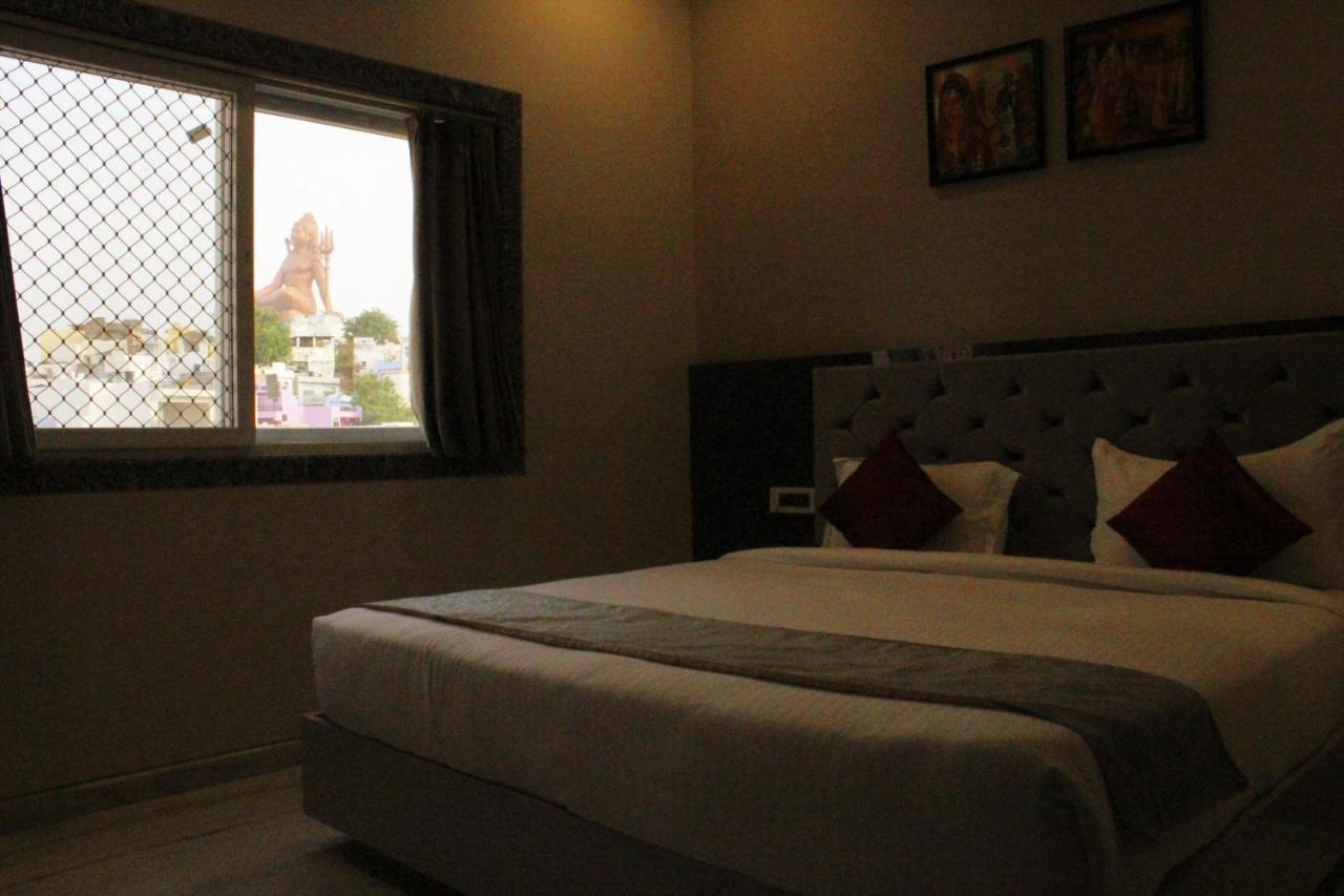 Hotel Shri Anand Dham, Nathdwara - 125 Meters Away From The Temple Luaran gambar